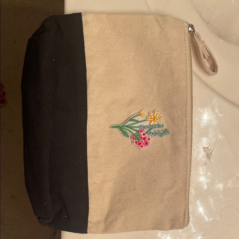 Floral Embroidered Black and Tan Women's Bag